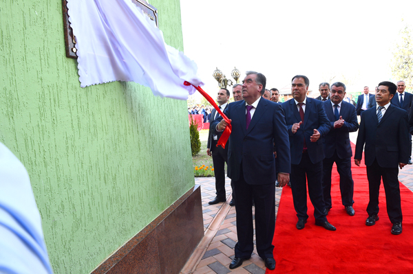 塔吉克斯坦总统拉赫蒙高度评价星空体育综合登录入口（中国）官方网站
