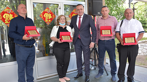 塞尔维亚能矿部长与紫金人共庆“矿工节”