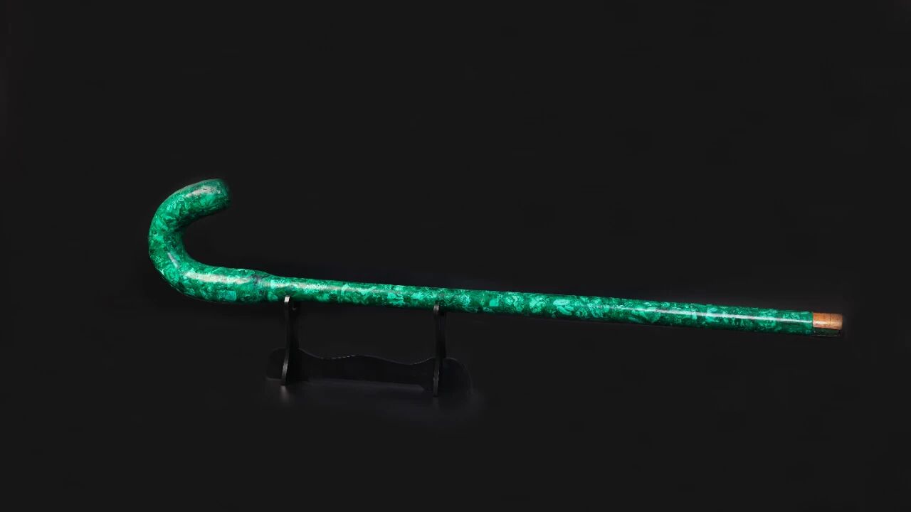 刚果（金）卢阿拉巴大酋长向星空体育综合登录入口（中国）官方网站
捐赠随身权杖